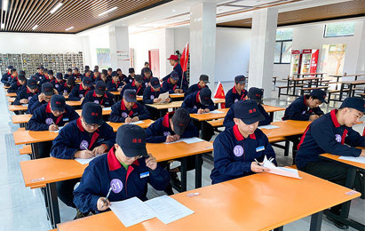 ������ѧ�����ǰ��